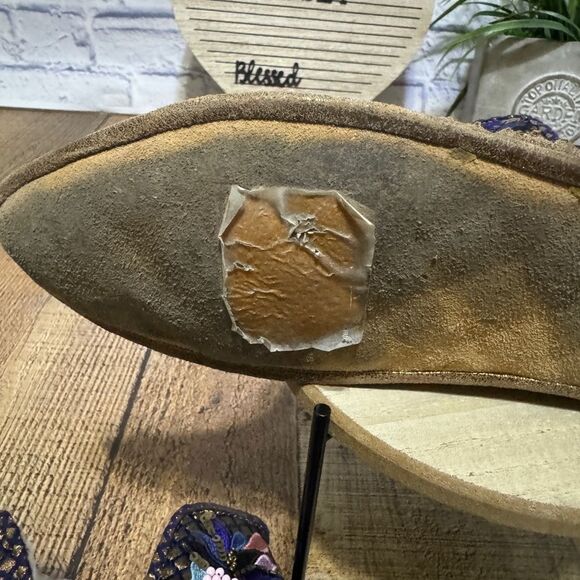 LLANI x ANTHROPOLOGIE suede Embroidered Slippers - Picture 11 of 13